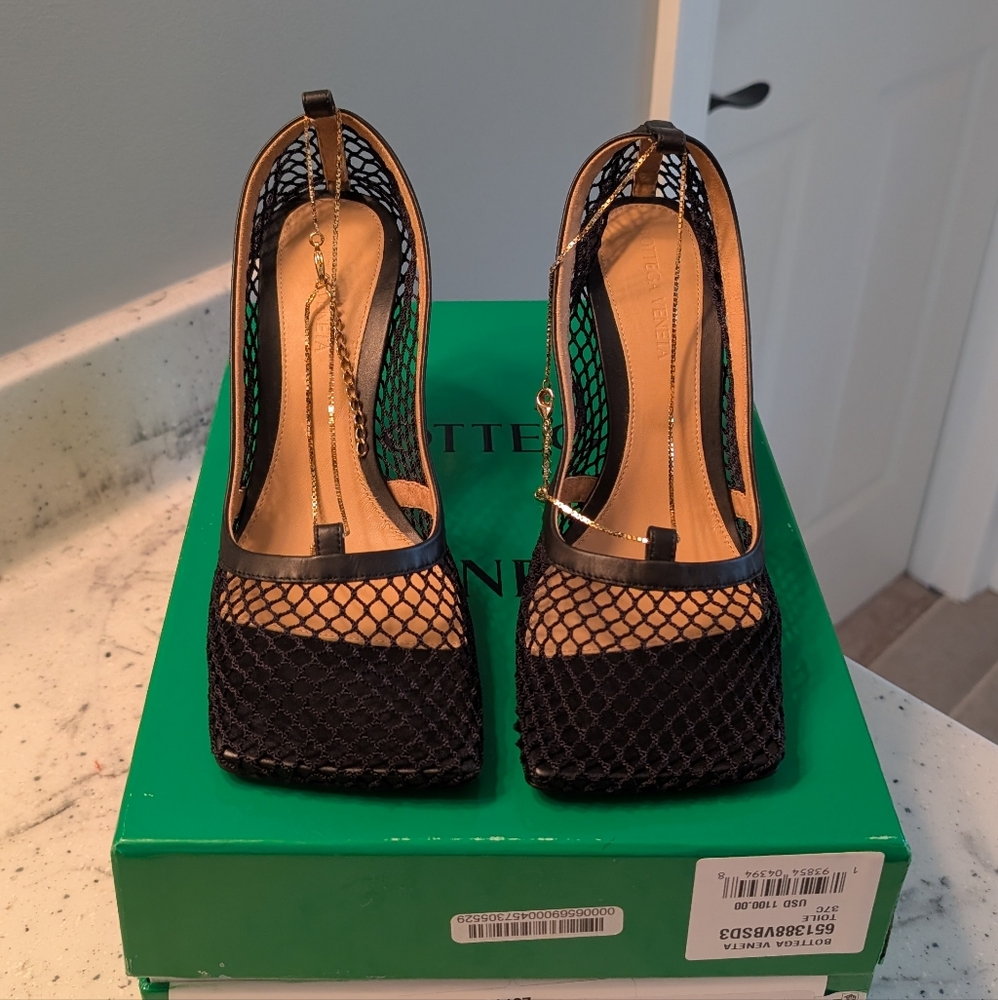 🆕 Bottega Veneta Mesh and Leather Stretch Square Toe Pumps